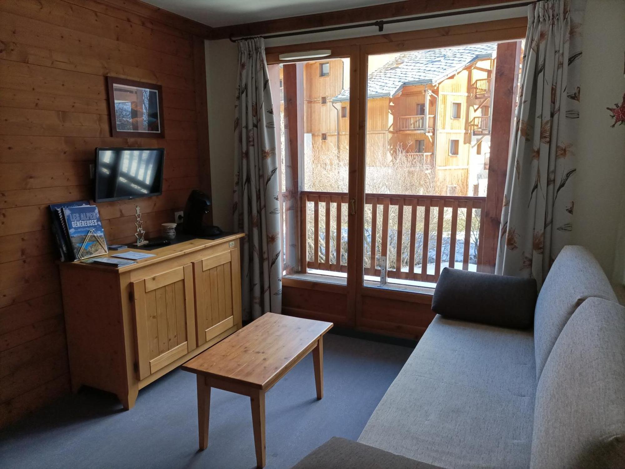 Residence Les Alpages 4 Etoiles - Appartement 4 Personnes - Piscine, Hammam, Sauna, Jacuzzi - Valcenis 73480 Ланслебург-Мон-Сени Стая снимка